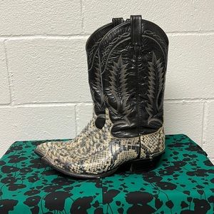 Tony Lama Pointed Toe Boots